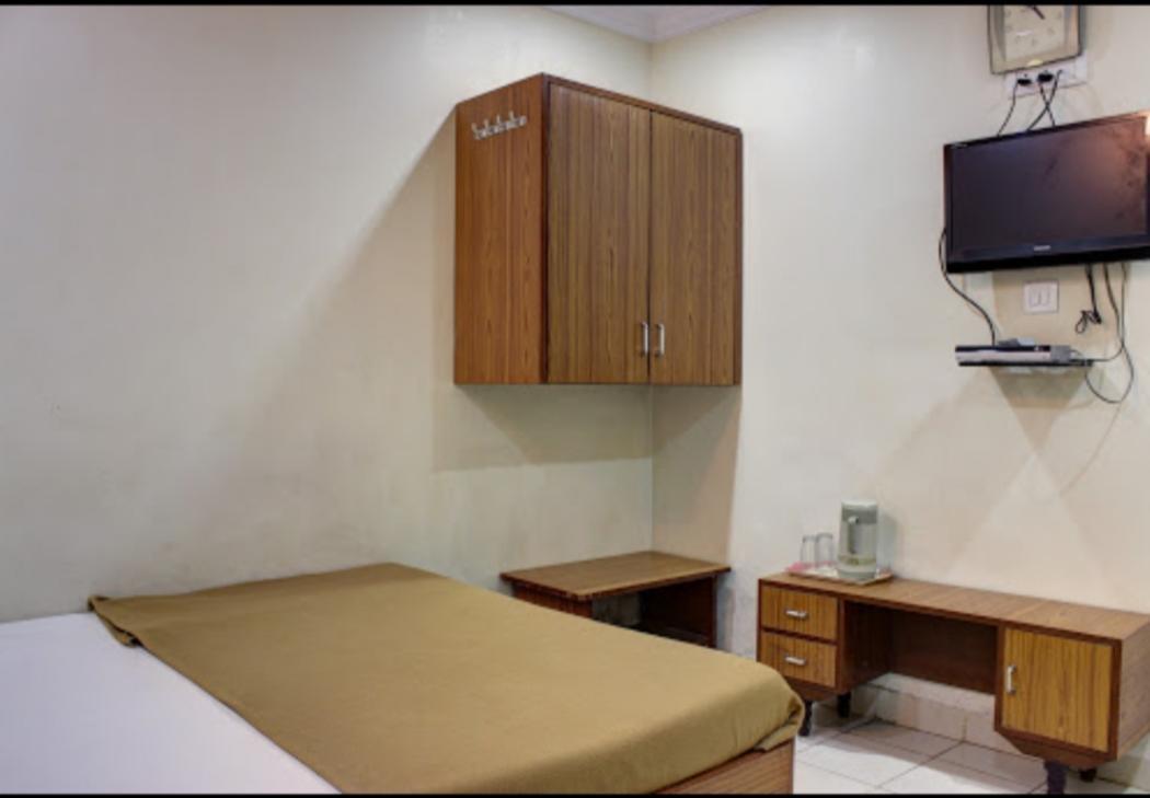 מומביי Hotel Super מראה חיצוני תמונה